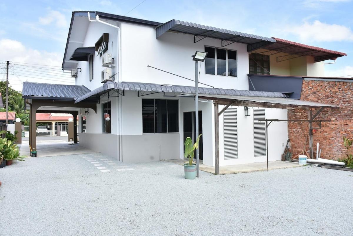 Rain Tree Homestay Bintulu Exterior foto