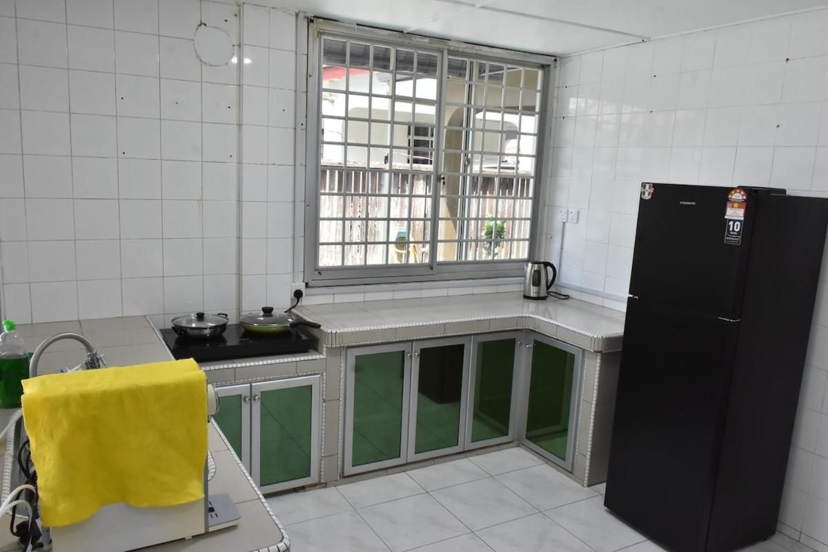 Rain Tree Homestay Bintulu Exterior foto